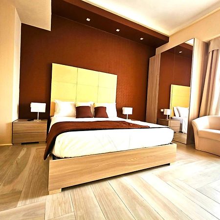 Astoria Boutique Suites Лечче Екстер'єр фото