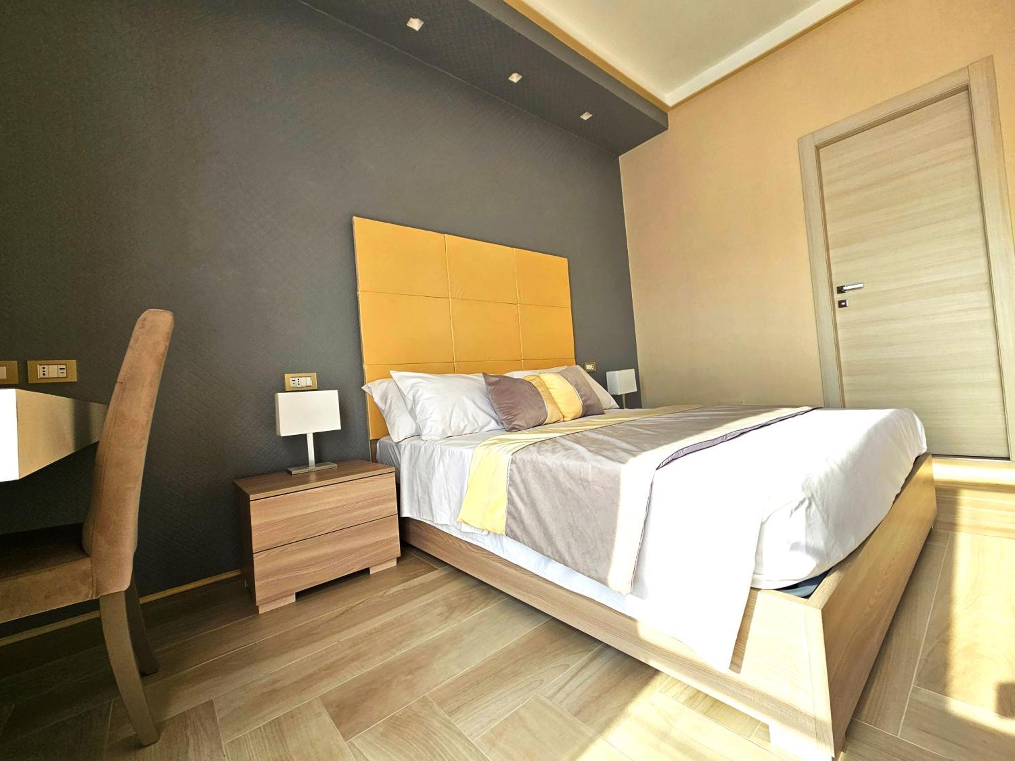 Astoria Boutique Suites Лечче Екстер'єр фото