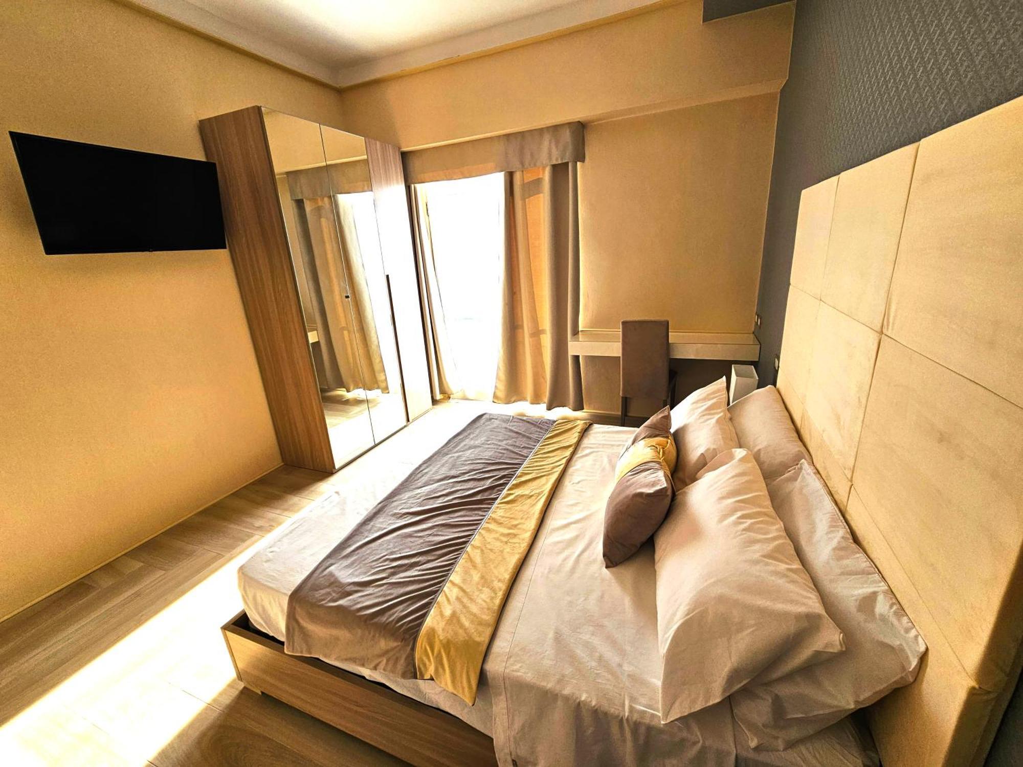 Astoria Boutique Suites Лечче Екстер'єр фото