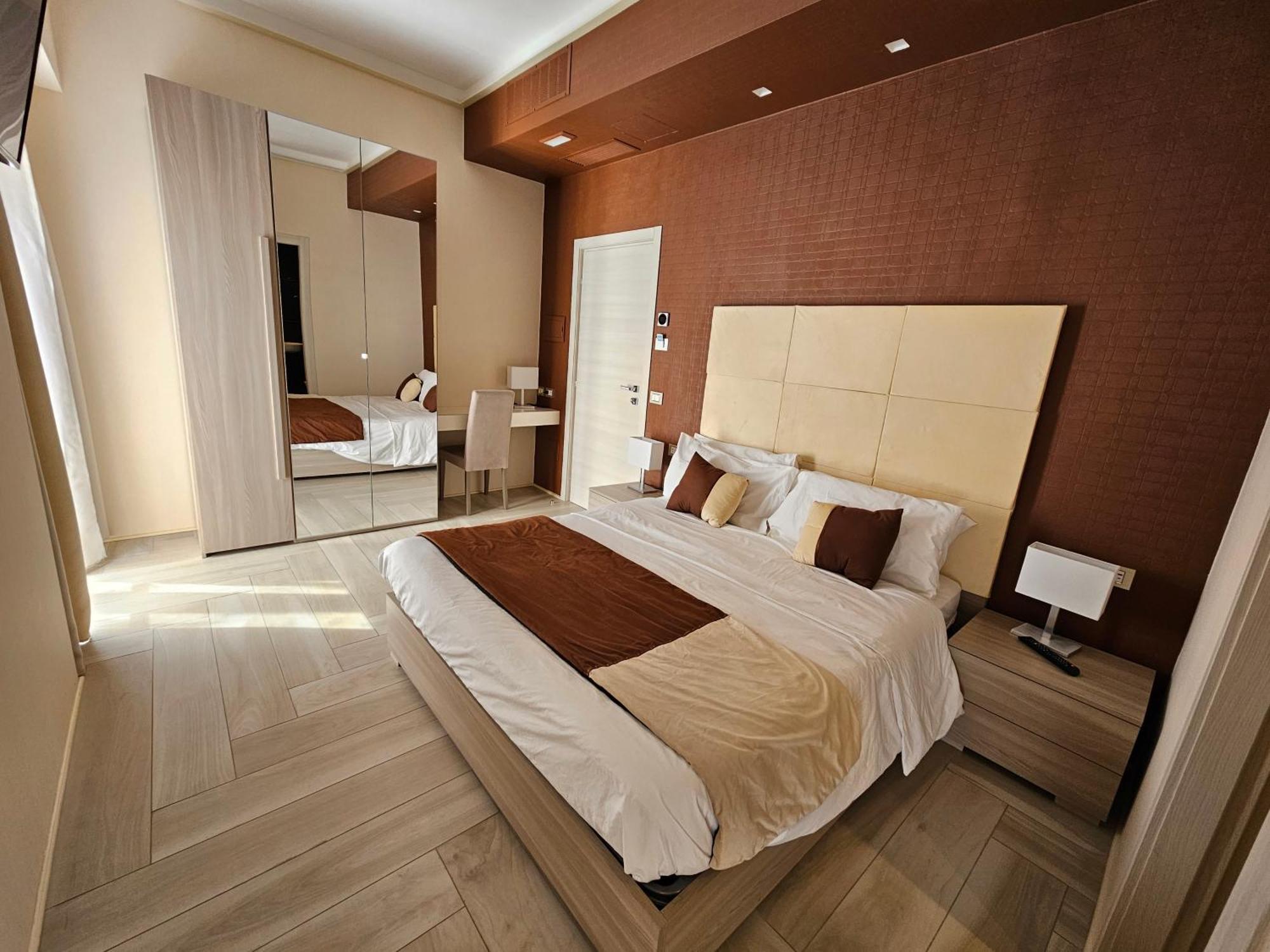Astoria Boutique Suites Лечче Екстер'єр фото